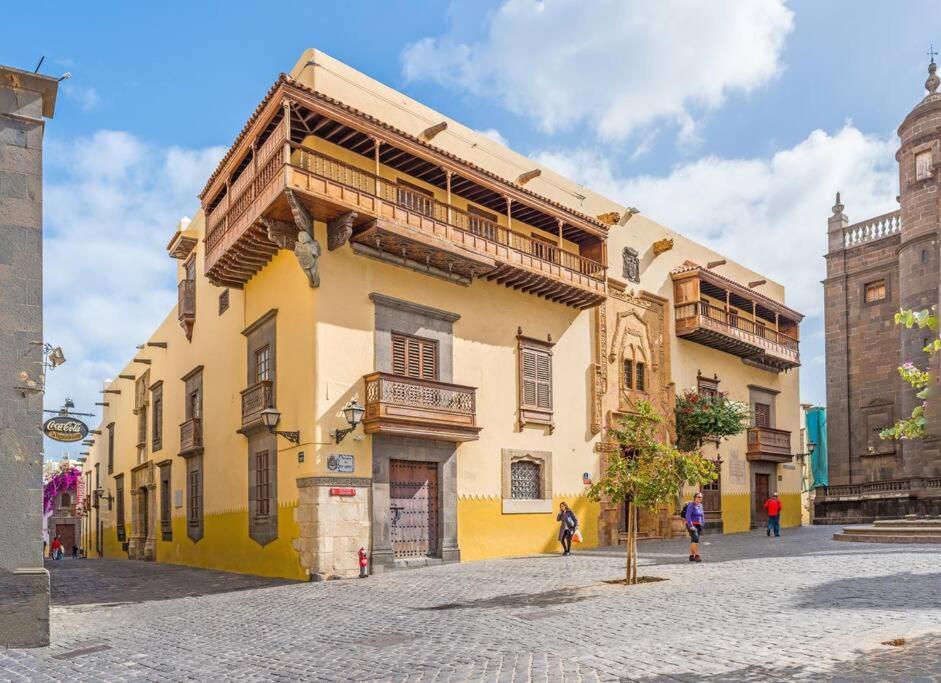 Beachfront With Open Terrace In Canteras Las Palmas / Gran Canaria